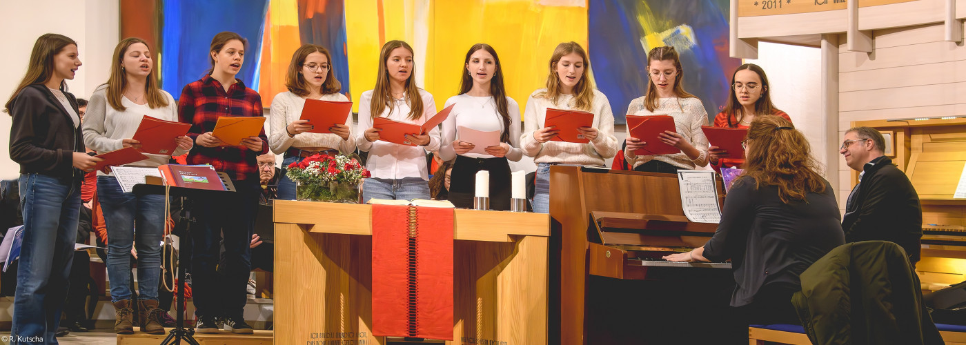 Jugendchor Eschenau bei einem Adventskonzert