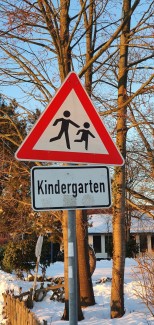 Straßenschild Kindergarten