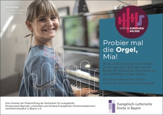 Werbebild der ELKB zur Kirchenmusikkampagne mit Orgelschülerin