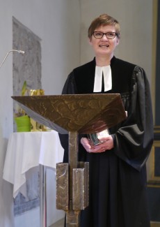 Portrait der Pfarrerin Osterried